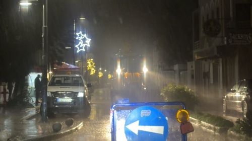 Βλάβη της ΔΕΥΑΚ στην οδό Αβέρωφ - Πολύωρη διακοπή νερού 