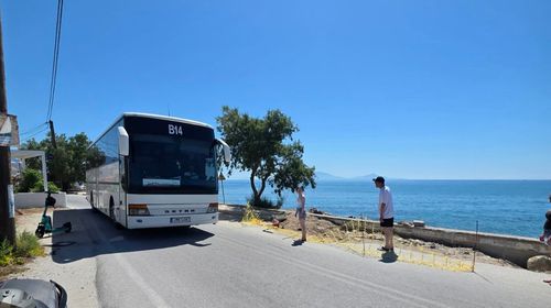 Καταγγελία του Σωματείου Τουρ. Λεωφορείων Κω στον Εισαγγελέα για τον επικίνδυνο παραλιακό δρόμο στην Καρδάμαινα