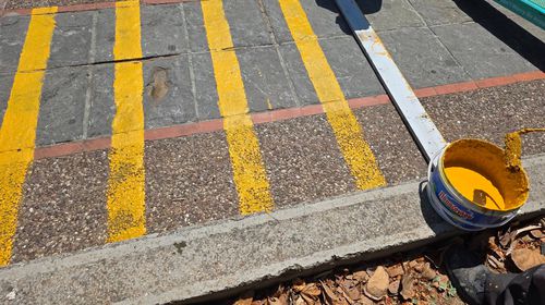 Π. Βασιλείου: Συνεργεία του Δήμου Κω φτιάχνουν τις ειδικές θέσεις στάθμευσης για τα πατίνια 
