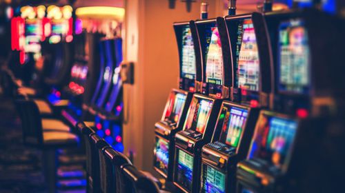 Σαρωτικό νομοσχέδιο για τον παράνομο στοιχηματισμό: Κάθειρξη 10ετίας και βαριά πρόστιμα 