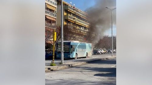 Θεσσαλονίκη: Φωτιά σε λεωφορείο των ΚΤΕΛ