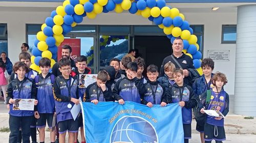 Ο Φοίβος στα «Καλάθια Ελπίδας» που διοργάνωσε ο Απόλλων Καλυθιών