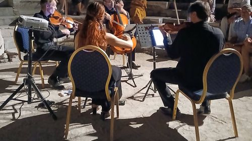 Δ. Καλλούδης: Ρωμαϊκό Ωδείο Κω - Ξέσπασμα ψυχικής αγαλλίασης, από τρία βιολιά και ένα βιολετσέλο