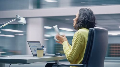 Σε ισχύ από σήμερα η νέα αύξηση στον κατώτατο μισθό