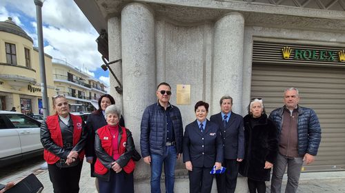 ΕΡΥΘΡΟΣ ΣΤΑΥΡΟΣ ΚΩ: ΤΕΛΕΤΗ ΑΠΟΚΑΛΥΨΗΣ ΤΙΜΗΤΙΚΗΣ ΠΛΑΚΕΤΑΣ