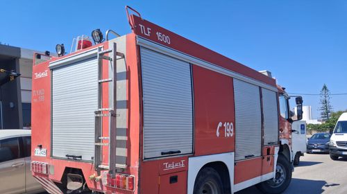 Εργατικό ατύχημα στην Κω: “Μάγκωσαν” τα δάχτυλα εργαζόμενου στην πόρτα φορτηγού - Επενέβη η Πυροσβεστική για τον απεγκλωβισμό