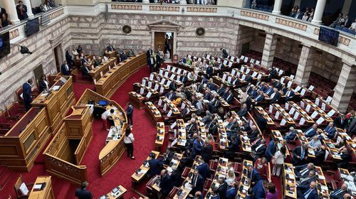 Σκληρή κριτική της αντιπολίτευσης στα μέτρα που ανακοίνωσε ο πρωθυπουργός