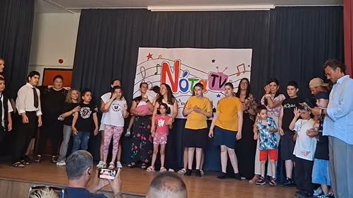 ΤΑ... ΕΣΠΑΣΑΝ ΟΙ ΜΑΘΗΤΕΣ  ΤΟΥ ΕΙΔΙΚΟΥ ΔΗΜΟΤΙΚΟΥ ΣΧΟΛΕΙΟΥ ΚΩ ΜΕ ΡΕΜΠΕΤΙΚΑ, ΡΟΚ, ΝΤΙΣΚΟ, ΡΕΓΚΕ & ΧΙΠ ΧΟΠ