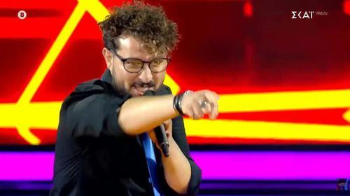 Ο 29χρονος Καλύμνιος Άγγελος Στάντζος ξεσήκωσε το “The Voice” με τη “Σέξι Θεία Λόλα”