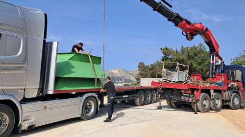 Έφτασε στην Κάλυμνο ο εξοπλισμός για τη μεταφόρτωση των απορριμμάτων στην Κω - Δηλώσεις του Ι. Μαστροκούκου