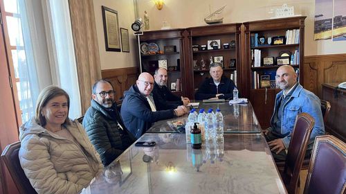 Υποστήριξη του Δημάρχου Κω στους ενοικιαστές των καταστημάτων στο Τέμενος Ντεφτερντάρ - Άδικη εξέλιξη η βίαιη παύση λειτουργίας των επιχ/σεών τους από το Βακούφ