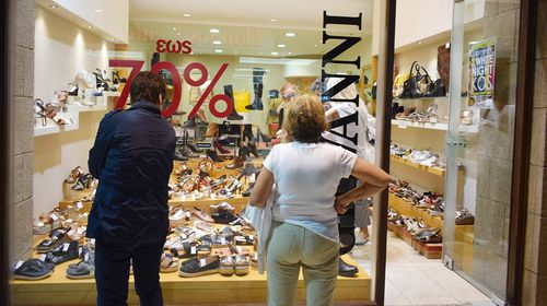 Θερινές εκπτώσεις: Τελευταίες ημέρες για αγορές - Πότε τελειώνουν   