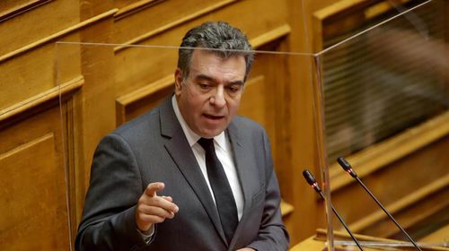 Μέτρα στήριξης των πολιτών στα νησιά και για τα αεροπορικά εισιτήρια ζητά ο Μάνος Κόνσολας 