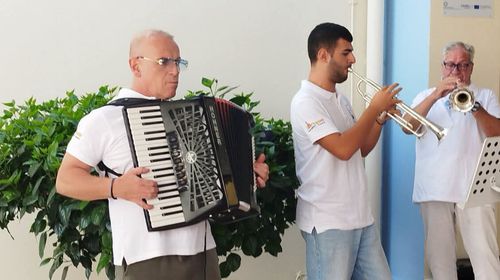Η φιλαρμονική Κω γέμισε μελωδίες το 1ο Δημοτικό Σχολείο Κω
