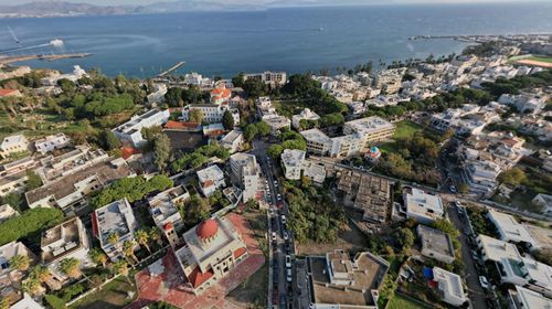 Στεγαστικό: Κλείδωσαν κονδύλια 150 εκατ. ευρώ για ανακαινίσεις, αναζητούνται τα ακίνητα από περιφέρειες και δήμους  