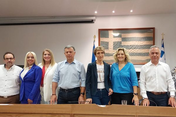 Παρακολουθήστε ζωντανά την τηλεμαχία των υποψηφίων Δημάρχων