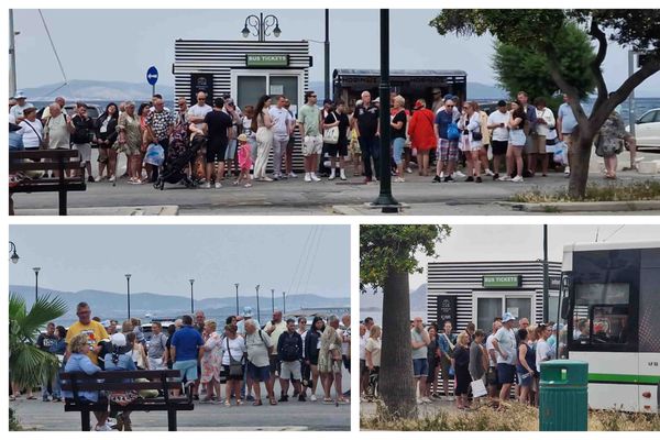 "Συγκοινωνιακό" ώρα μηδέν - Ατελείωτες ουρές από τουρίστες που περιμένουν το λεωφορείο της Αστικής Συγκοινωνίας