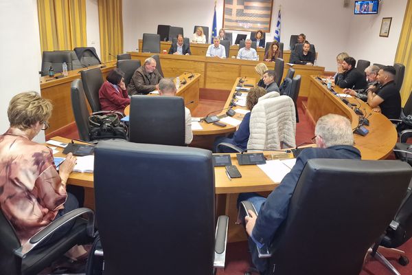 Eιδική συνεδρίαση λογοδοσίας της Δημ. Αρχής (vid)