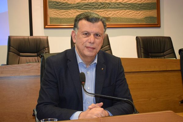 Θ. Νικηταράς: Ο Μιχάλης Μωρές πίσω από το προφίλ «Λευτέρης» στο facebook