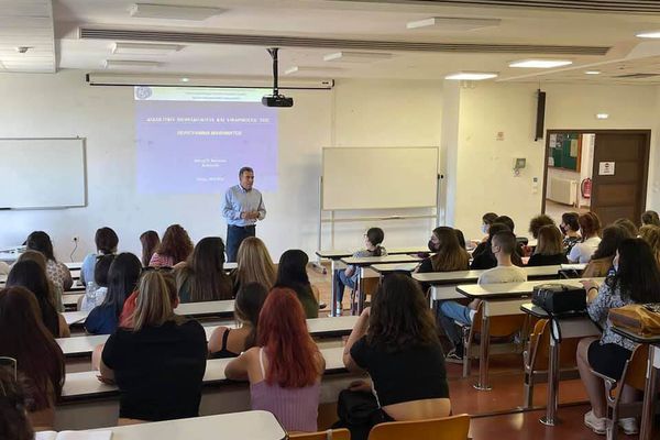 Πανεπιστήμια: Άνεργοι το 20% των πτυχιούχων – “Σοκάρουν” τα στοιχεία του ΟΟΣΑ