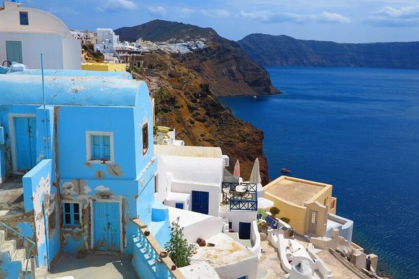 Έκανε πίσω η κυβέρνηση μετά την κατακραυγή - Λύση για τη δόμηση σε οικισμούς κάτω των 2.000 κατοίκων