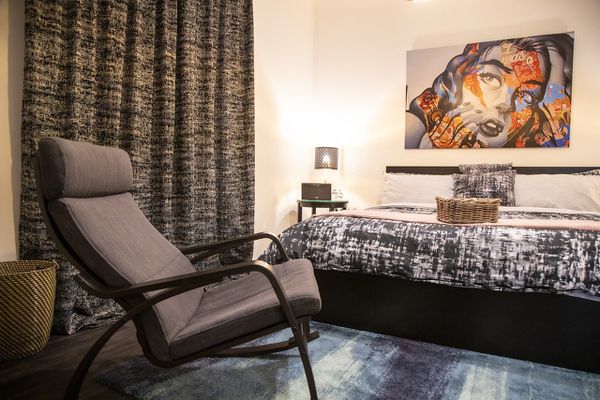 Τα Airbnb σε Μύκονο, Σαντορίνη, Κω: Πόσο κοστίζει και πώς εξελίσσεται η διαμονή αυτό το καλοκαίρι