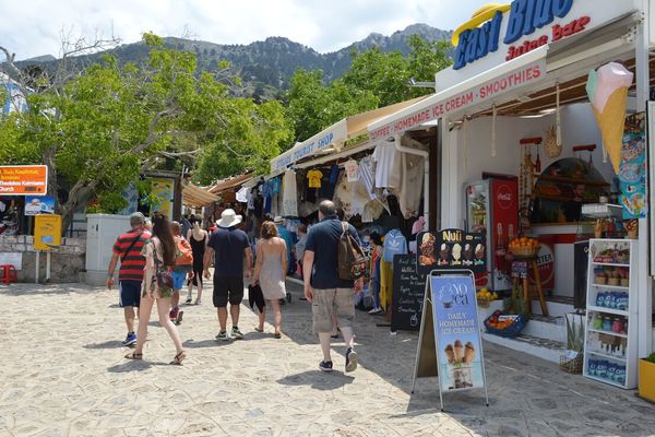 Ν. Αιγαίο: Γεμίζουν τα νησιά μας με τουρίστες αλλά μειώνονται δαπάνες και διανυκτερεύσεις!