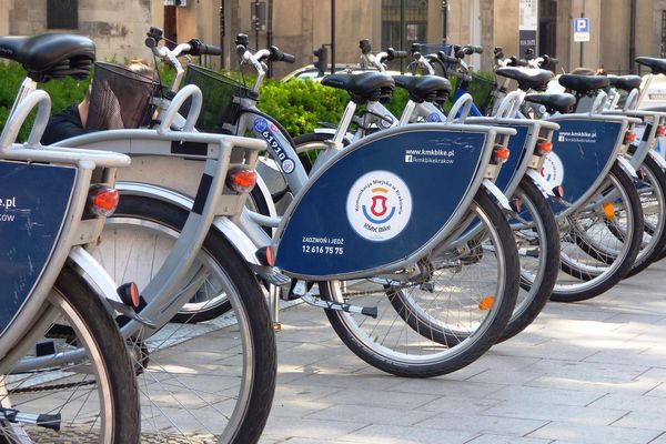 Κοινόχρηστα ποδήλατα στα Δωδεκάνησα με χρηματοδότηση ΕΣΠΑ και σαφείς όρους για Ρόδο, Κω, Κάλυμνο και Λέρο  