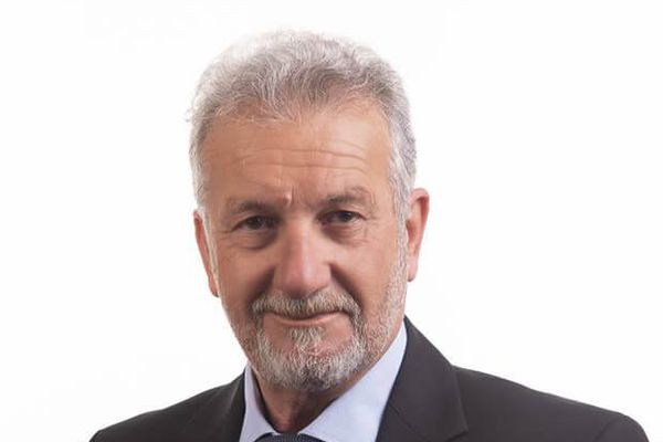 Ν. Κανταρζής: Η Περιφέρεια Ν. Αιγαίου θα λογοδοτήσει πολιτικά και ιστορικά για τη μετατροπή των νησιών σε τουριστικές αποικίες