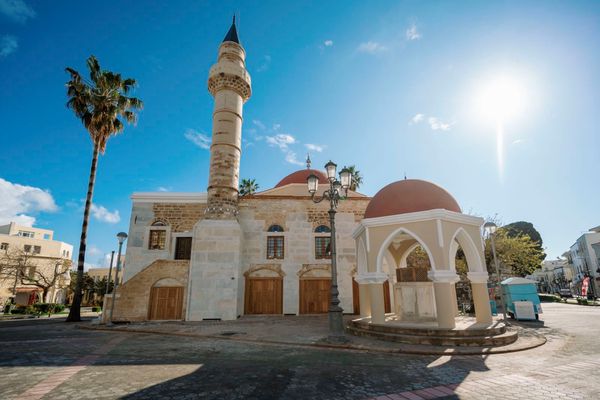 Επετεύχθη “συμβιβασμός” ανάμεσα σε Βακούφ Κω και καταστηματάρχες στο Τέμενος Ντεφτερντάρ  (Πλ. Ελευθερίας)