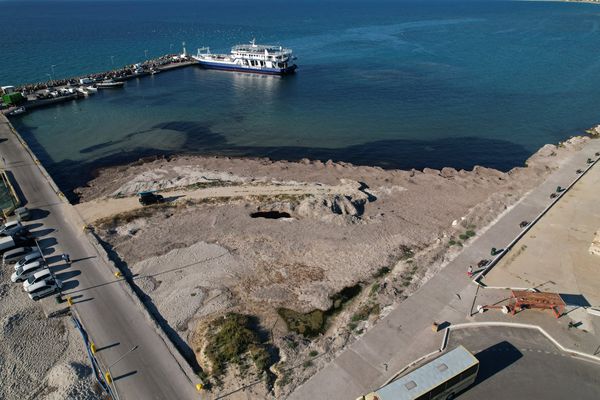 Παράταση της κατάστασης έκτακτης ανάγκης στο Μαστιχάρι για την αποκατάσταση του λιμανιού