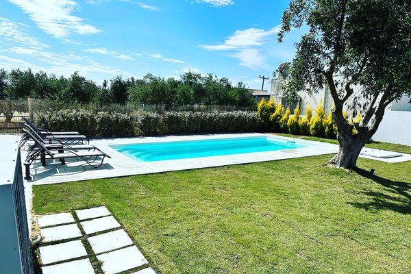 Airbnb: Η εικόνα σε τιμές και κρατήσεις για πόλεις και νησιά  