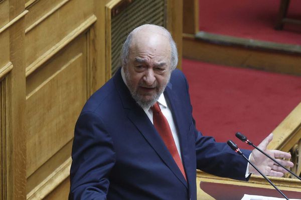 Άτοκα δάνεια για εμπόρους σε Κω και Ρόδο που επλήγησαν από την πυρκαγιά στο «BLUE CARRIER 2» ζητά στη Βουλή ο Γ. Νικητιάδης
