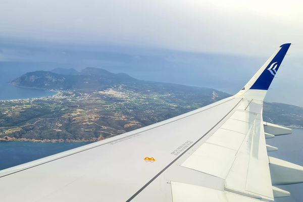 Περισσότερες αεροπορικές θέσεις για την Ελλάδα έως τον Οκτώβριο, αλλά με πίεση στις κρατήσεις