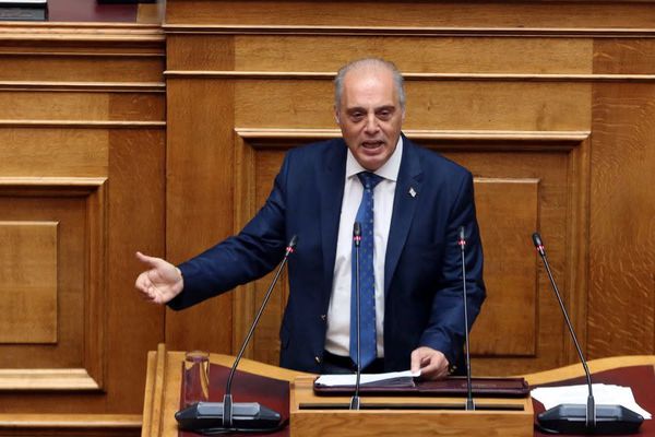 Κ. Βελόπουλος στη Βουλή: Η Κως μετατρέπεται σε “αποθήκη” λαθρομεταναστών