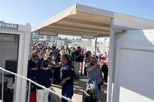 Ανανεώθηκε το πρόγραμμα βίζα – εξπρές για Τούρκους πολίτες στα νησιά του Αν. Αιγαίου