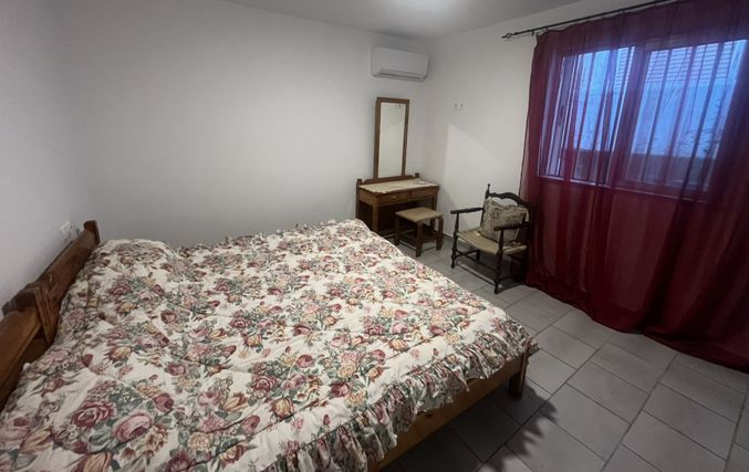 Ενοικιάζονται 2 ισόγεια επιπλωμένα διαμερίσματα 40 τ.μ. επί της οδού Αρτεμισίας