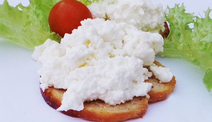 Τυρί κότατζ, γιαούρτι ή ανθότυρο για τη δίαιτα - Ποια τα υπέρ και τα κατά...