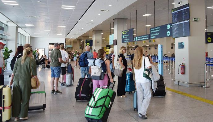 Χτυπάει “κόκκινο” η τουριστική κίνηση στην Ελλάδα - Πάνω από πέντε εκατομμύρια τουρίστες τον Ιούλιο
