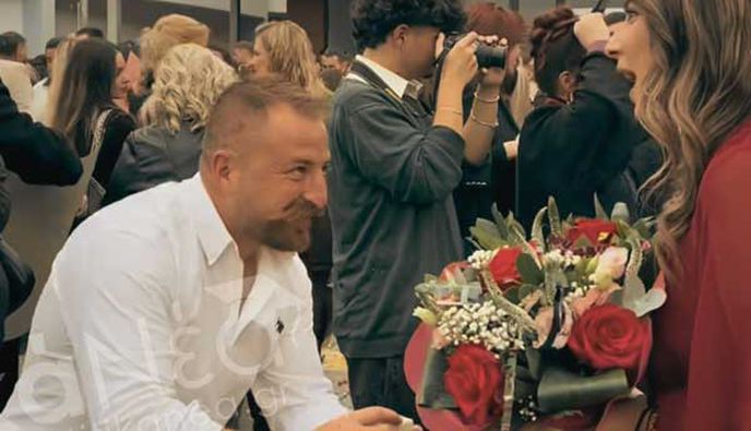 Φοιτήτρια δέχθηκε πρόταση γάμου στην ορκωμοσία της