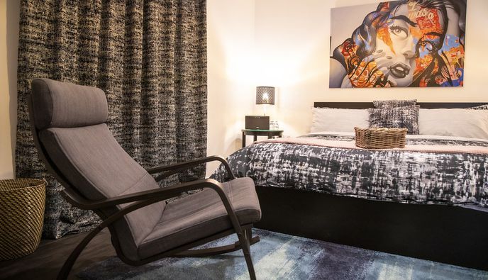Αποσύρει 66.000 ακίνητα από το Airbnb η Ισπανία - Συνεχίζουν οι διαδηλώσεις στον τουρισμό