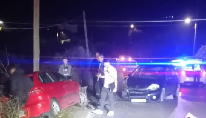 Τροχαίο ατύχημα στον Αμπαβρη- Συγκρούστηκαν 2 αυτοκίνητα 