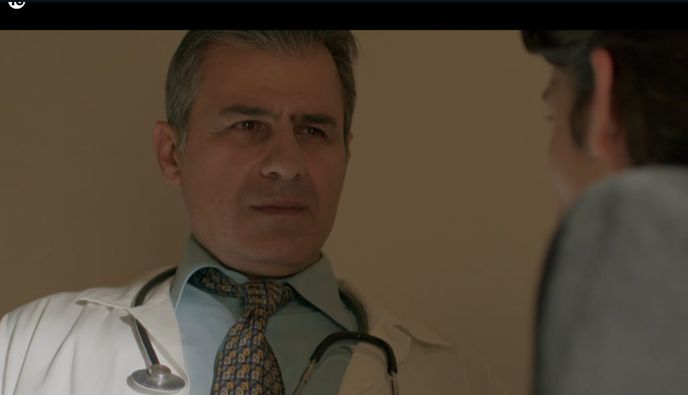 Ο ταλαντούχος Κώος ηθοποιός Κώστας Καραθωμάς στη επιτυχημένη σειρά της EΡT «Η Παραλία»