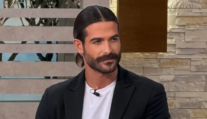 Συνελήφθη ο Άρης Μουγκοπέτρος μετά από μήνυση της συζύγου του για ενδοοικογενειακή απειλή