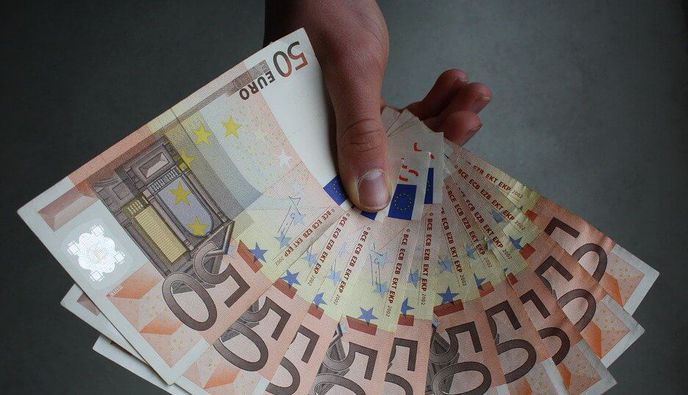 Ξεκινούν οι πληρωμές από e-ΕΦΚΑ και ΔΥΠΑ: Ποιοι θα δουν χρήματα στους λογαριασμούς τους