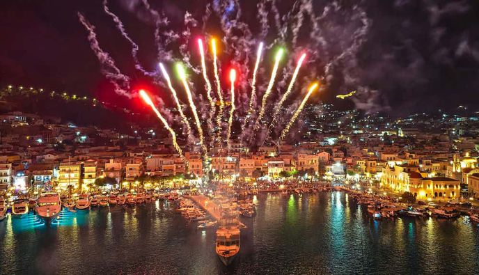 Η Κάλυμνος τίμησε τη Ναυμαχία του Γέροντα με μια συγκλονιστική αναπαράσταση στο λιμάνι