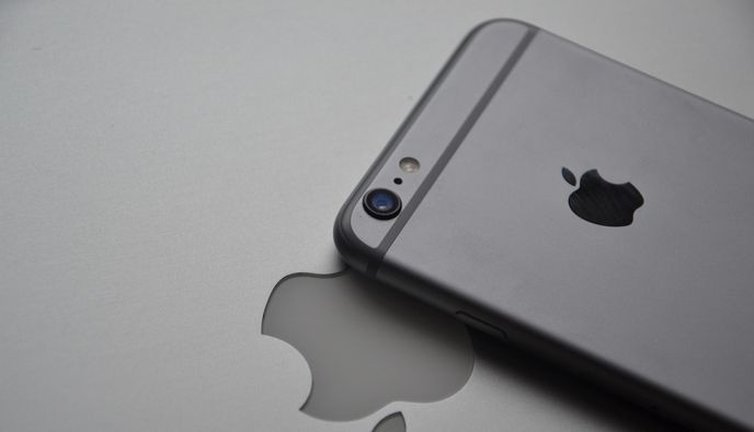 Η Apple αλλάζει εποχή: Παρουσιάζει το πρώτο αναδιπλούμενο iPhone