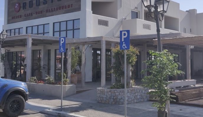 B. Xαδούλης: Ποιος εξαφάνισε τις δύο θέσεις στάθμευσης ΑμεΑ στο Τιγκάκι;
