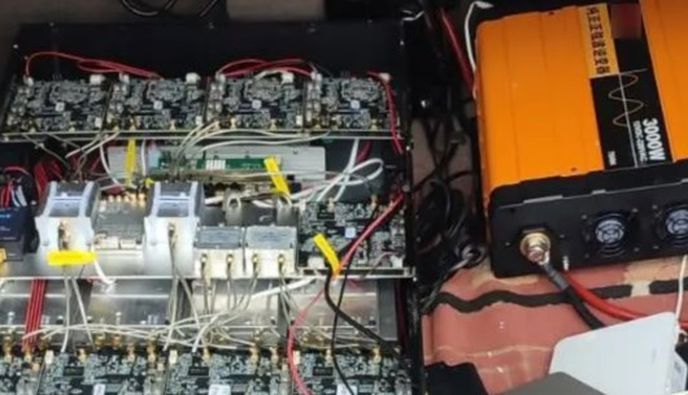 Απάτες με "SMS Blaster": Πώς δύο Κινέζοι στην Αθήνα υπέκλεπταν τραπεζικά στοιχεία από  κινητά ανυποψίαστων