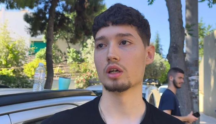 Η απάντηση ενός μαθητή ΕΠΑΛ που συγκίνησε: «Έγραψα δικές μου Πανελλήνιες, δεν μπορώ να προσποιούμαι ότι ζω κάπου αλλού»